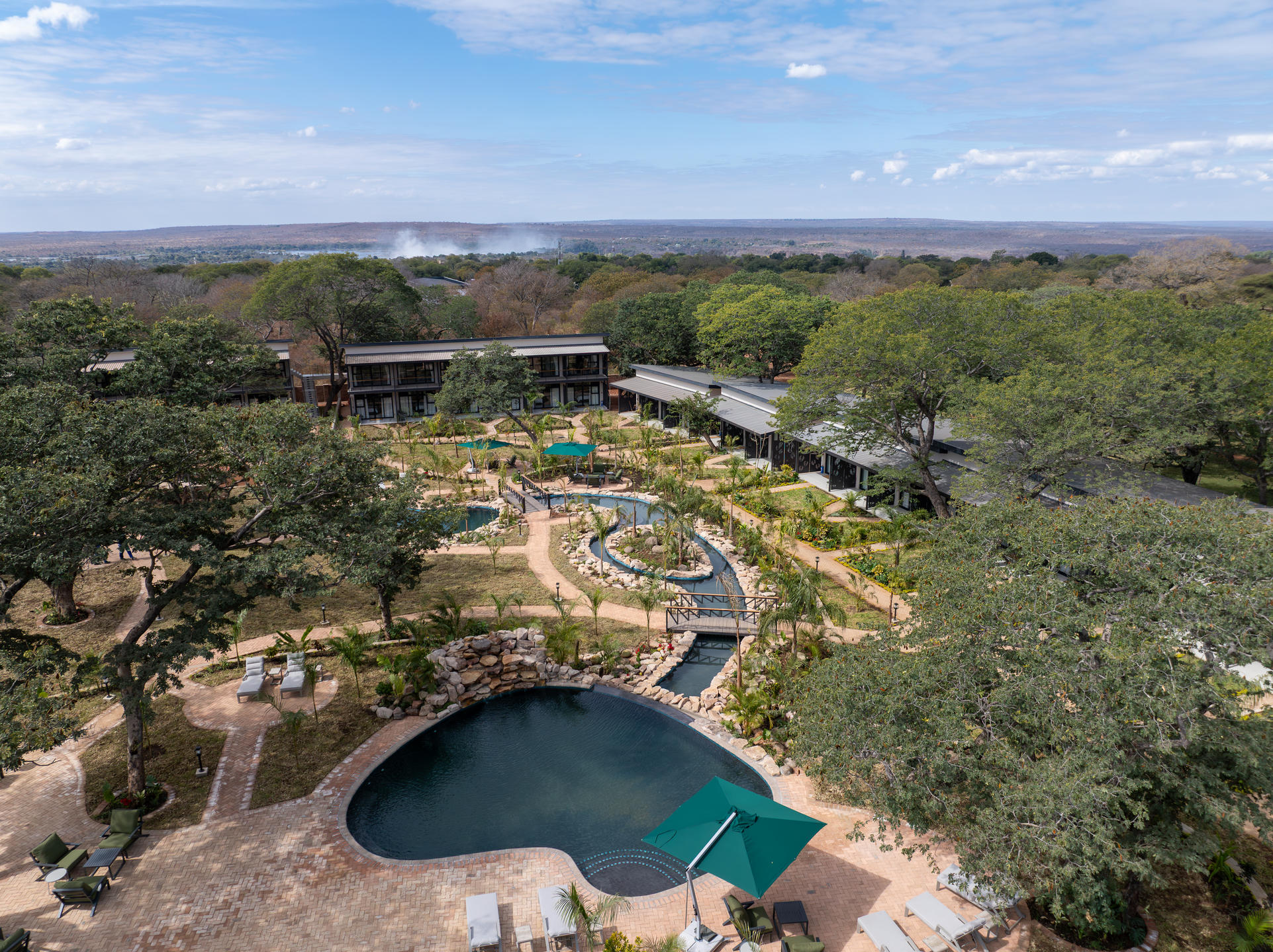 Waterfalls Lodge thumbnail 17